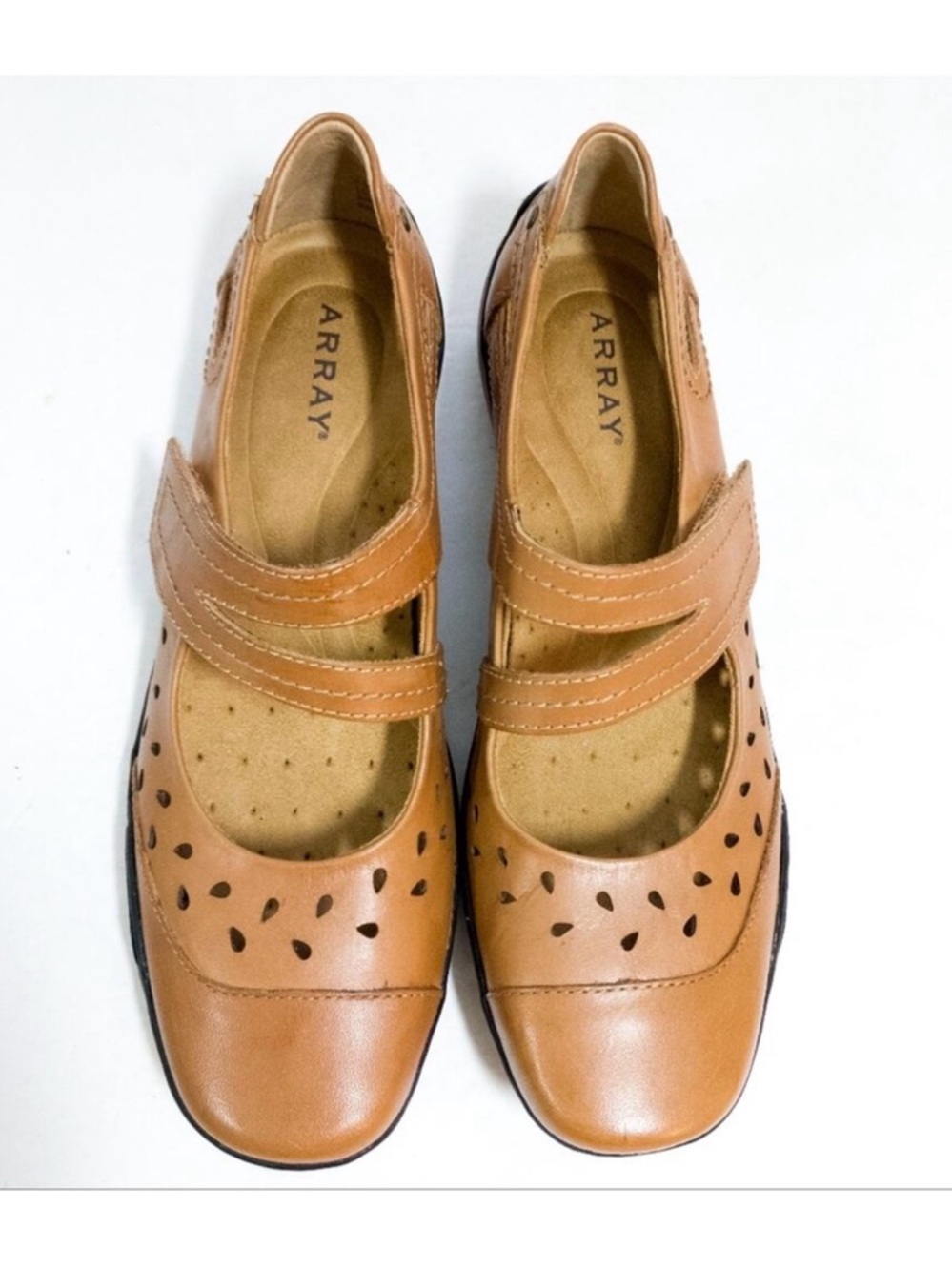 Array Leather Women’s Tan Mary Jane Flats Loafers Size 7 Narrow